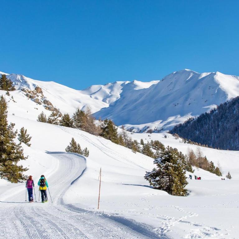Ski-in/Ski-out Chalet, Quiet Location, and Jacuzzi - Chalet - 22