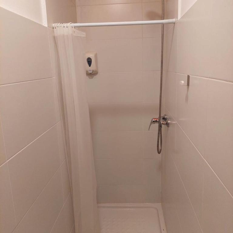Arc House Granada - Standard Double Room with Shared Bathroom - 3