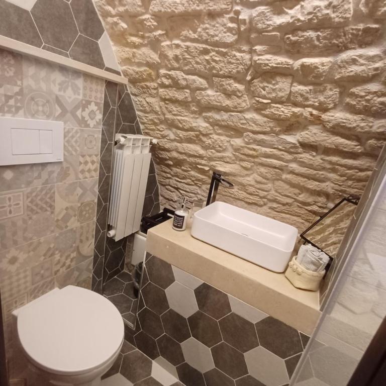 Relais San Giuliano - Camera Tripla con Bagno Privato - 7