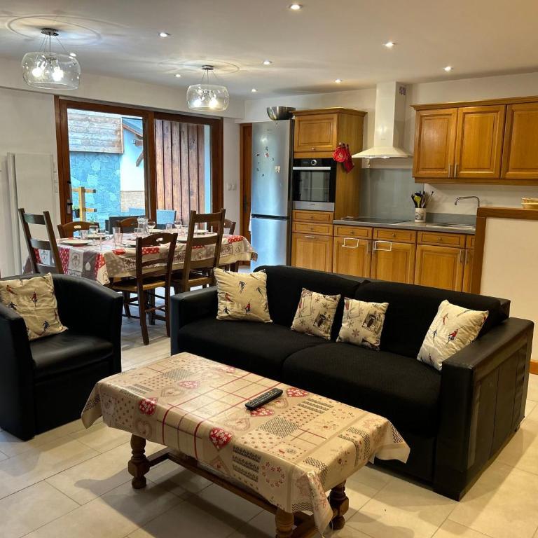 Appartement Spacieux - Terrasse, Jardin et Cheminée - À 5 Min du Centre des Gets - FR-1-623-100 - Appartamento (8 Adulti) - 1