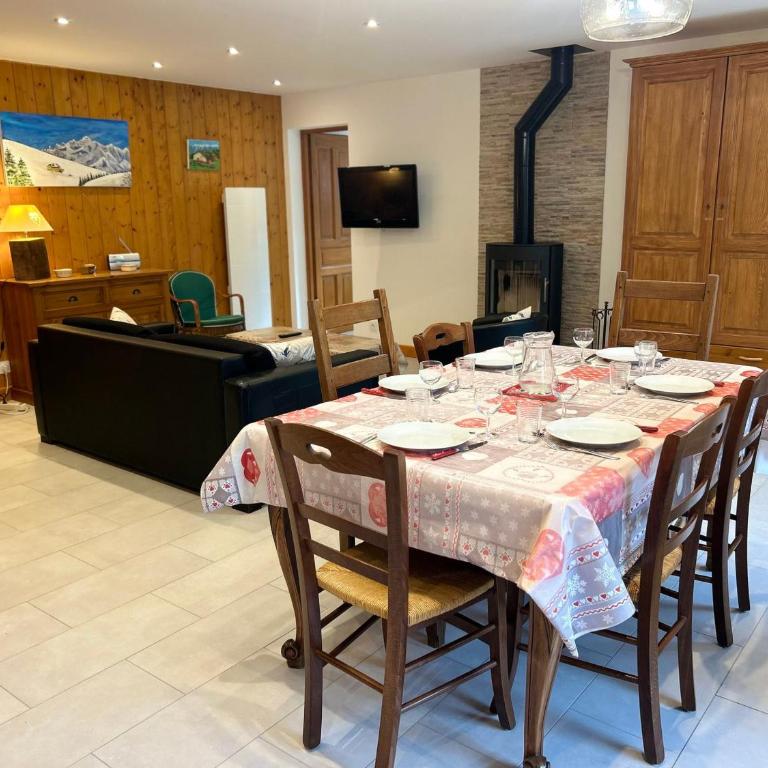 Appartement Spacieux - Terrasse, Jardin et Cheminée - À 5 Min du Centre des Gets - FR-1-623-100 - Appartamento (8 Adulti) - 5