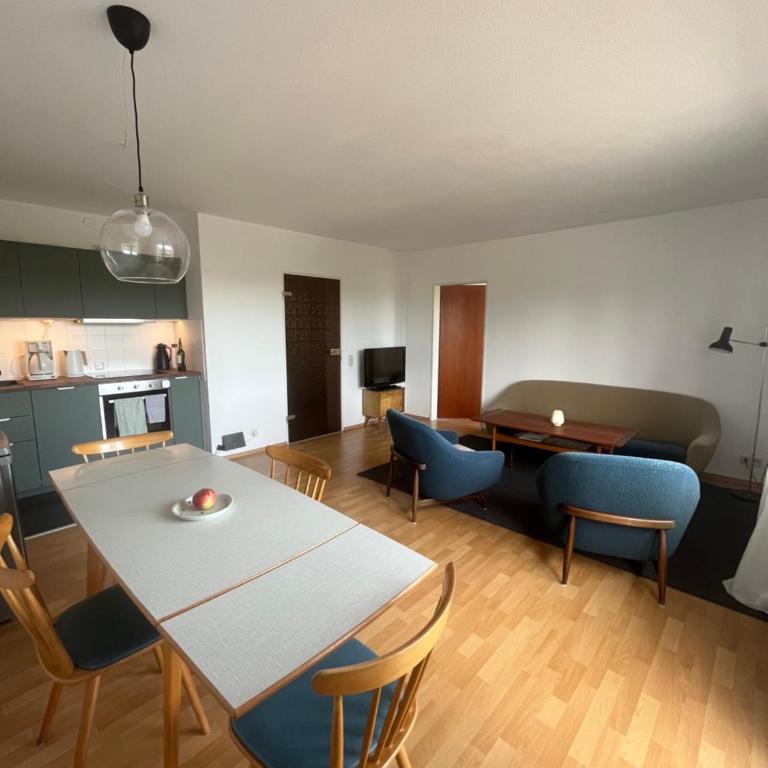 Helle Wohnung mit großem Balkon - Apartment mit 2 Schlafzimmern - 4