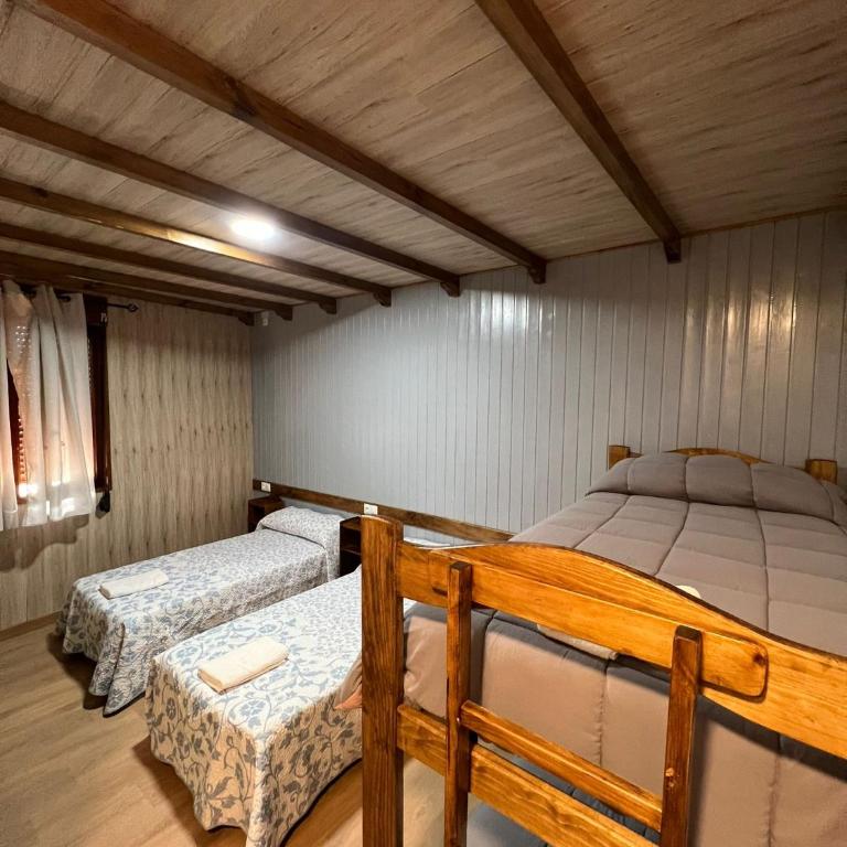 Alojamiento Cerro de las Salinas - Habitación Cuádruple con baño privado - 9