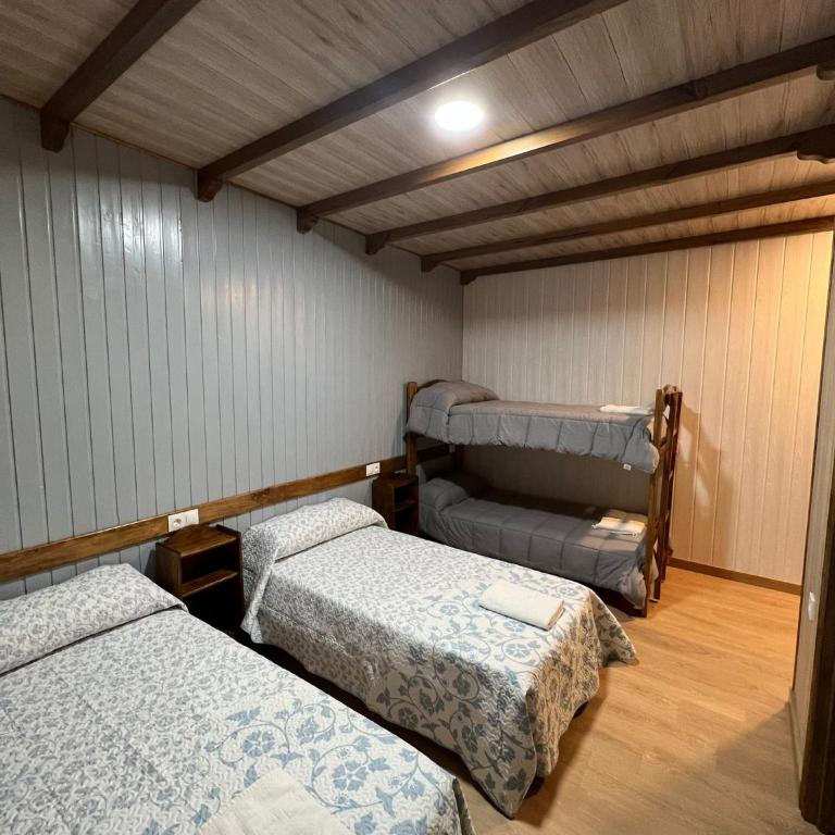 Alojamiento Cerro de las Salinas - Habitación Cuádruple con baño privado - 11