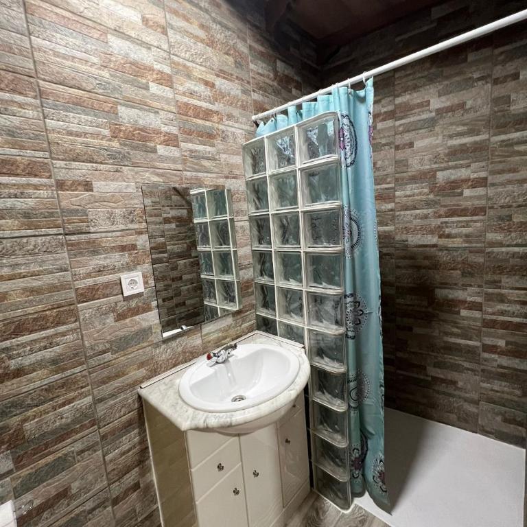 Alojamiento Cerro de las Salinas - Habitación Cuádruple con baño privado - 13
