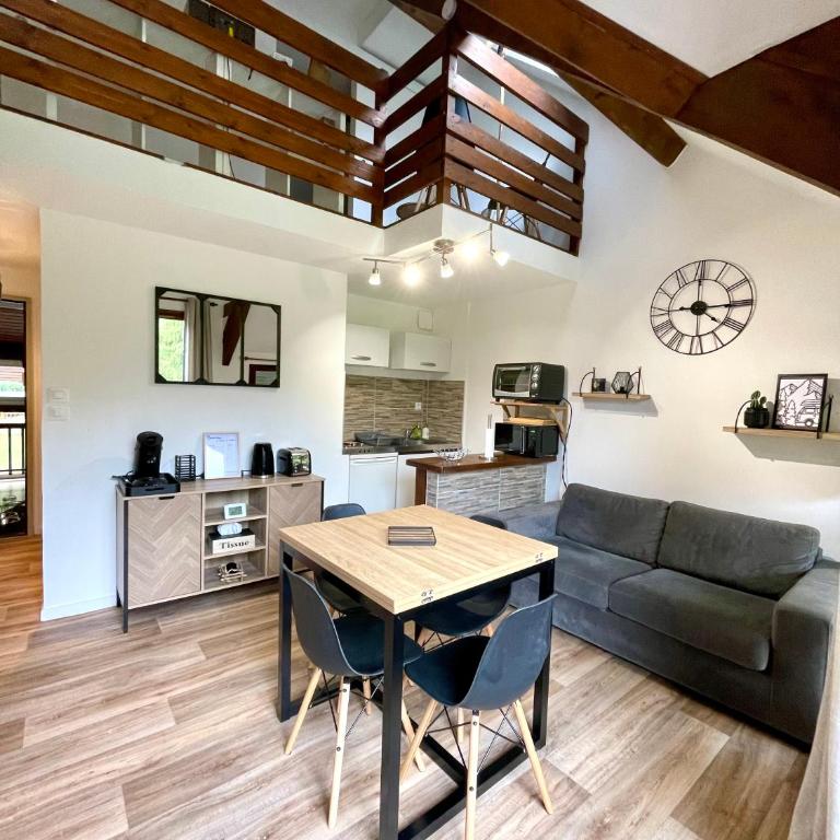 DUPLEX DU PAILHET, T3 neuf, vue montagne, parking, navette, 500m gare et 2 vélos à disposition gratuitement - Apartment mit 2 Schlafzimmern - 2