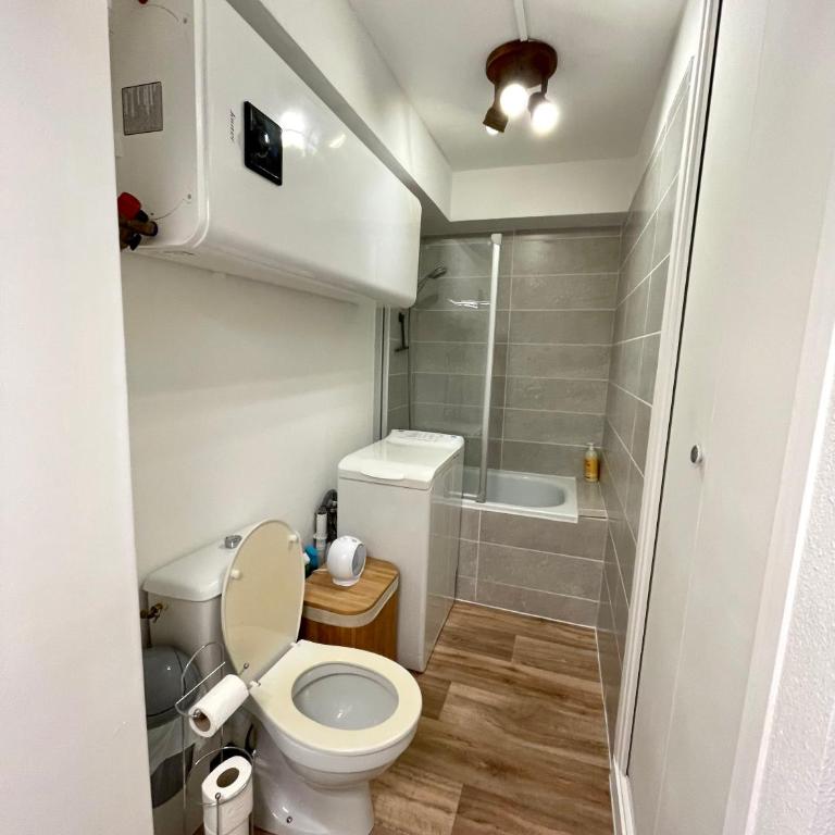 DUPLEX DU PAILHET, T3 neuf, vue montagne, parking, navette, 500m gare et 2 vélos à disposition gratuitement - Apartment mit 2 Schlafzimmern - 8