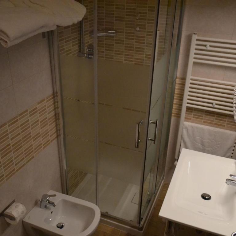 Hellorooms lungomare Matteotti 21 a 700 mt dal centro città - Double Room - 2