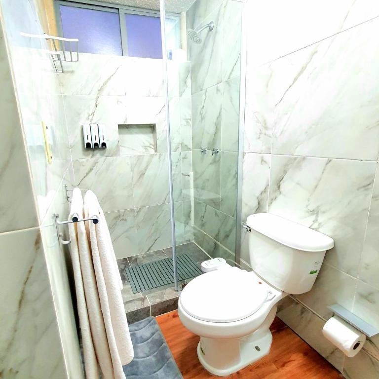 Lindas Suites Eugenio Sue - Standard Queen Room - 3