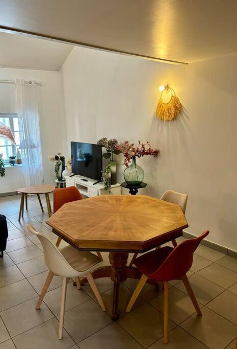 Duplex en plein centre-ville - Maison 1 Chambre - 6