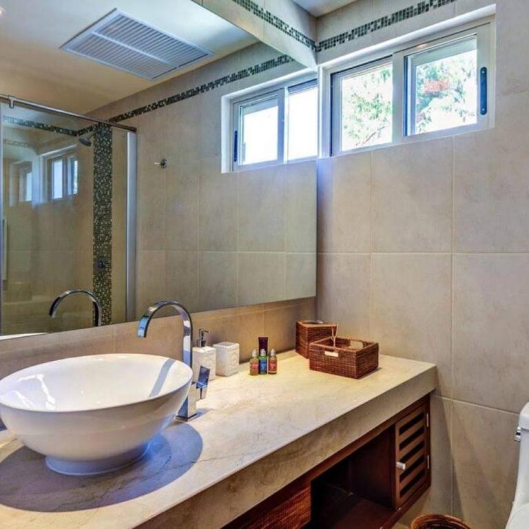 Spacious Penthouse with Private Rooftop in Gated Community - Apartamento de 2 dormitorios - 24