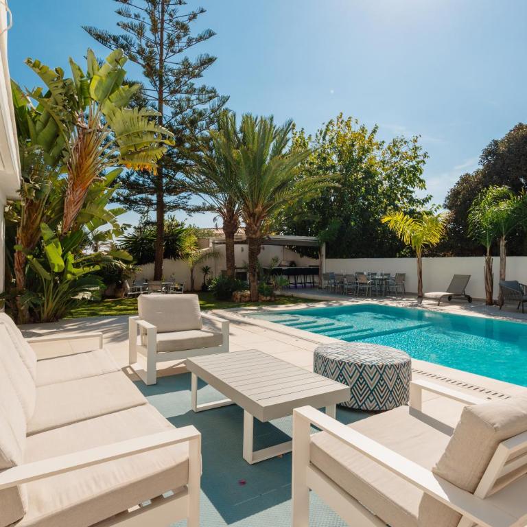 Marbella, Costabella - Beachfront Villa with Heated Pool - Villa frente a la playa - 10