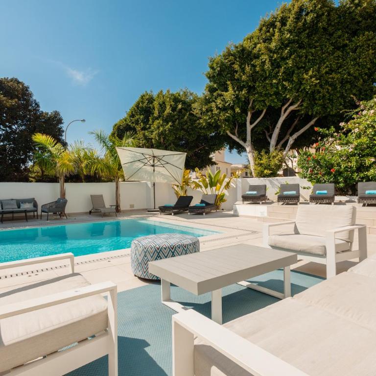 Marbella, Costabella - Beachfront Villa with Heated Pool - Villa frente a la playa - 9