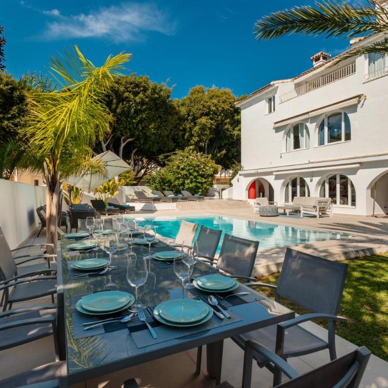 Marbella, Costabella - Beachfront Villa with Heated Pool - Villa frente a la playa - 14
