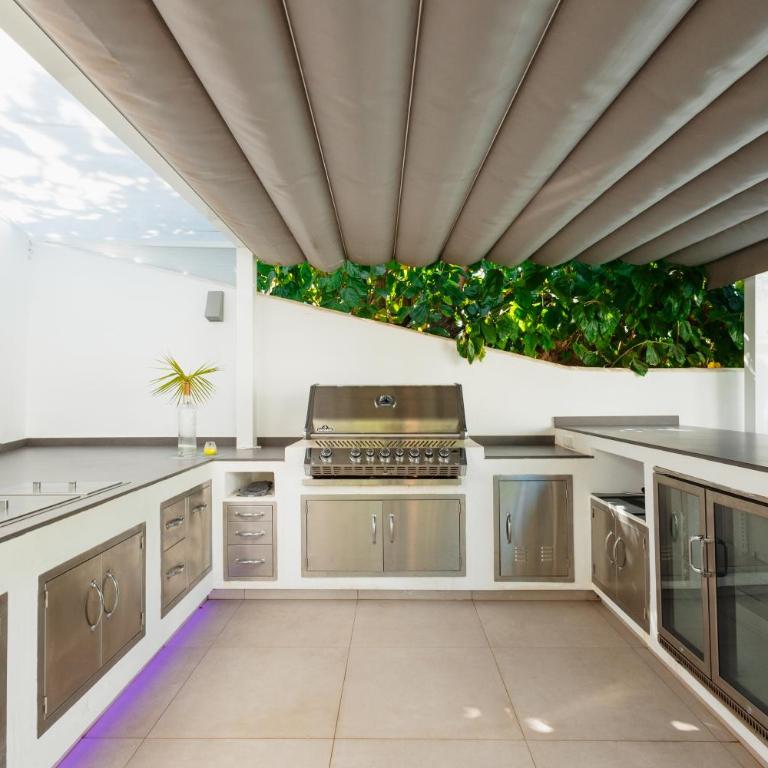 Marbella, Costabella - Beachfront Villa with Heated Pool - Villa frente a la playa - 12