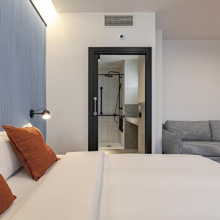 Style Suites by Olala Homes - Habitación Triple adaptada para personas con movilidad reducida - 3