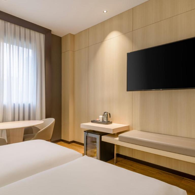 AC Hotel Valencia by Marriott - Standard Room Twin, Guest room, 2 Twin/Single Bed(s) - 1