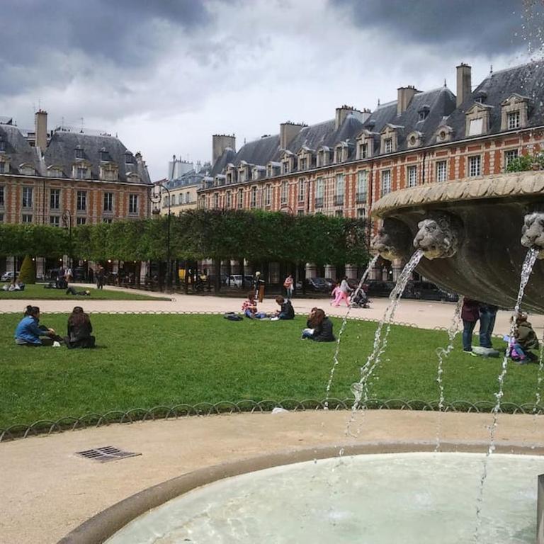 Cozy Studio Bastille with balcony & FAN !!! - One-Bedroom Apartment - 11