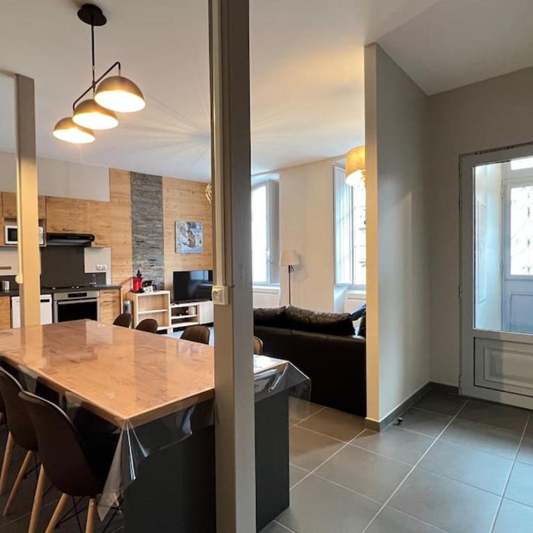 Joli T3 rénové ds une villa 1900 - Appartement 2 Chambres - 6