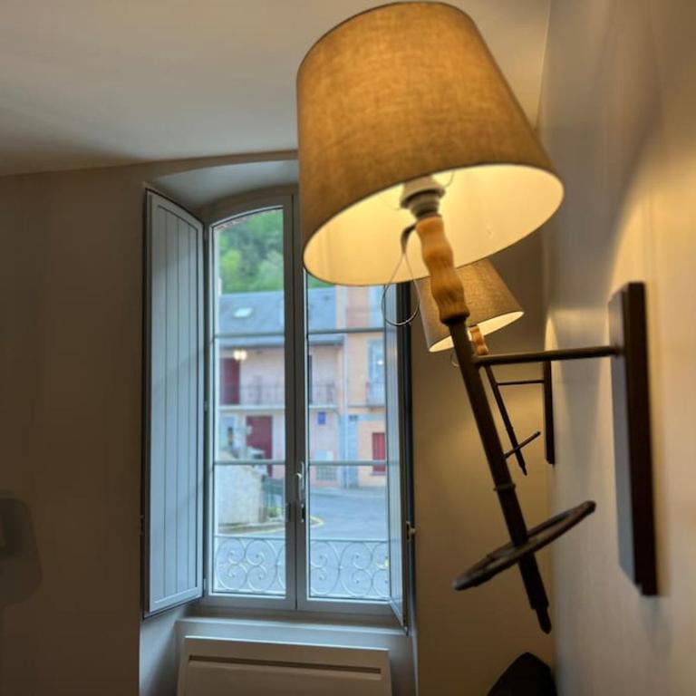 Joli T3 rénové ds une villa 1900 - Appartement 2 Chambres - 18