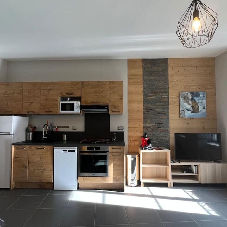 Joli T3 rénové ds une villa 1900 - Appartement 2 Chambres - 21