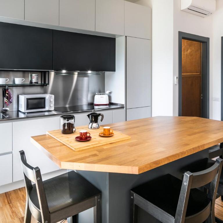 Cozy flat 2 bedrooms 2 bathrooms with balcony - Appartamento con 2 Camere da Letto - 10
