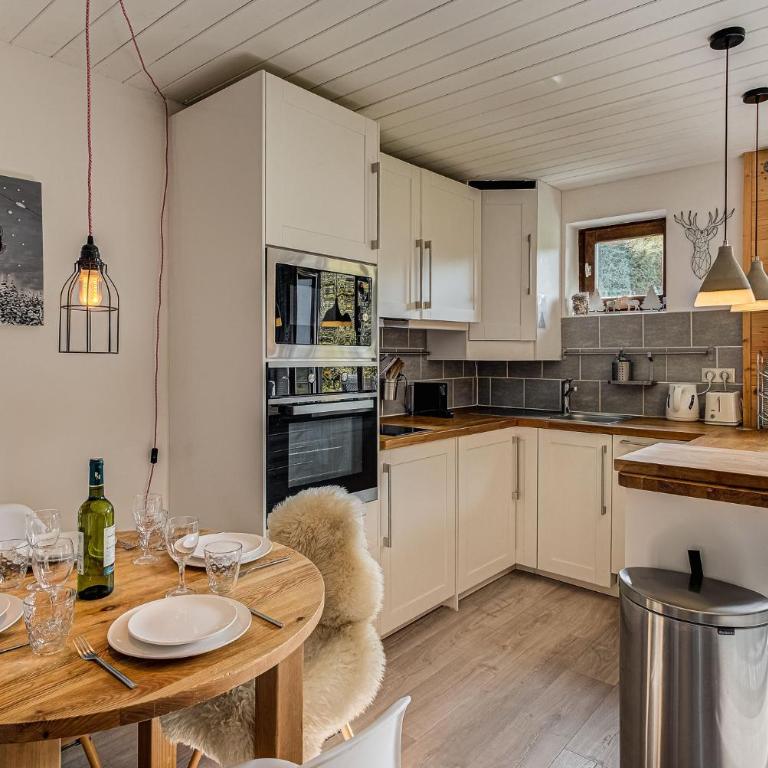 Apartment Cry, Alpes Agency, Central Chamonix, sleeps 2-4 - Apartamento de 1 dormitorio - 2
