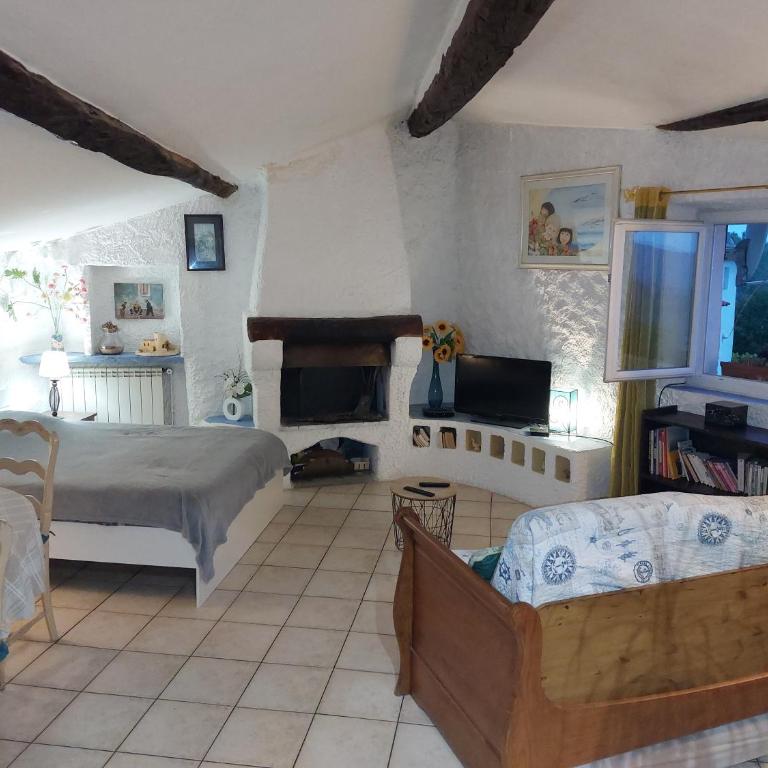 "Le charme provençal" - Studio 4 couchages classé 2 étoiles - Axelle Loc'Appart - Studio Familial - 4