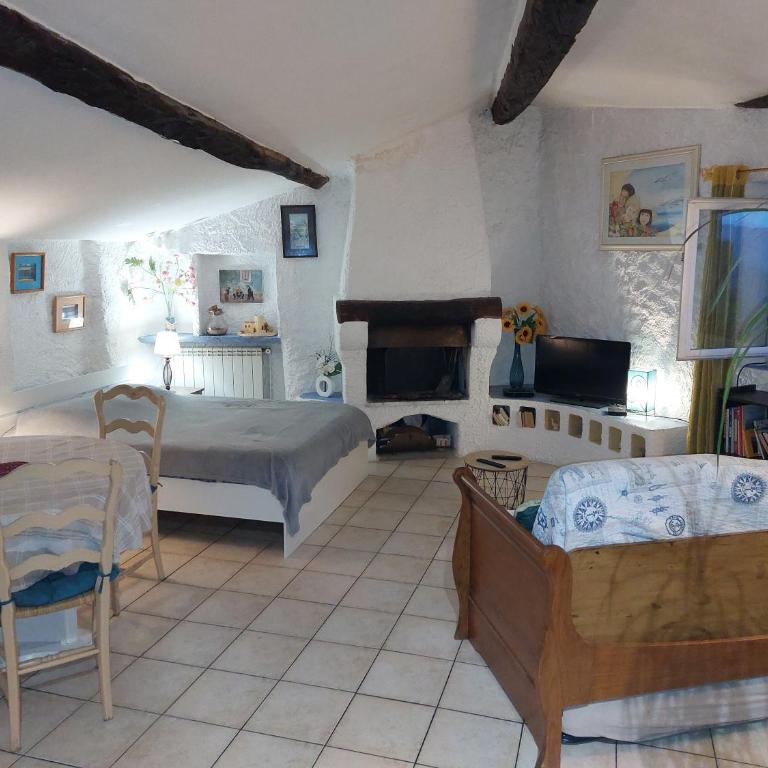"Le charme provençal" - Studio 4 couchages classé 2 étoiles - Axelle Loc'Appart - Studio Familial - 2