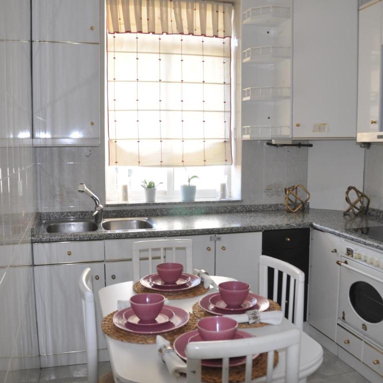 Quevedo Suites 2 - Céntrico y totalmente equipado- Toallas, WIFI y mucho más - Four-Bedroom Apartment - 10