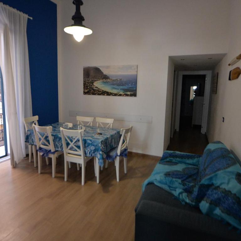 Holiday Adams - Appartamento con 2 Camere da Letto - 1