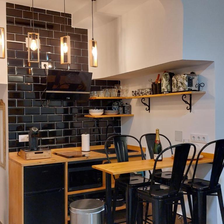 Apartamento completo distancia 350m Chamartin - One-Bedroom Apartment - 6