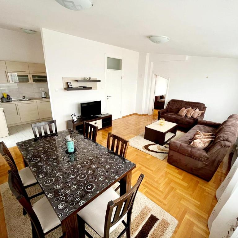 Apartments Family House - Apartman sa 2 Spavaće Sobe - 1