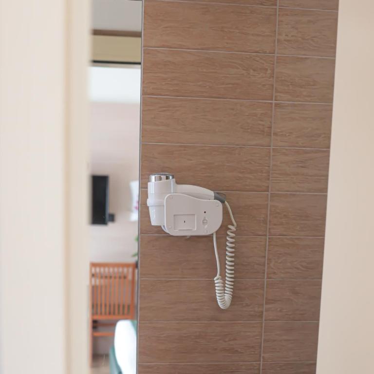 Hotel Esperia - Camera Comfort Matrimoniale/Doppia con Letti Singoli con Letto Supplementare e Balcone - 9