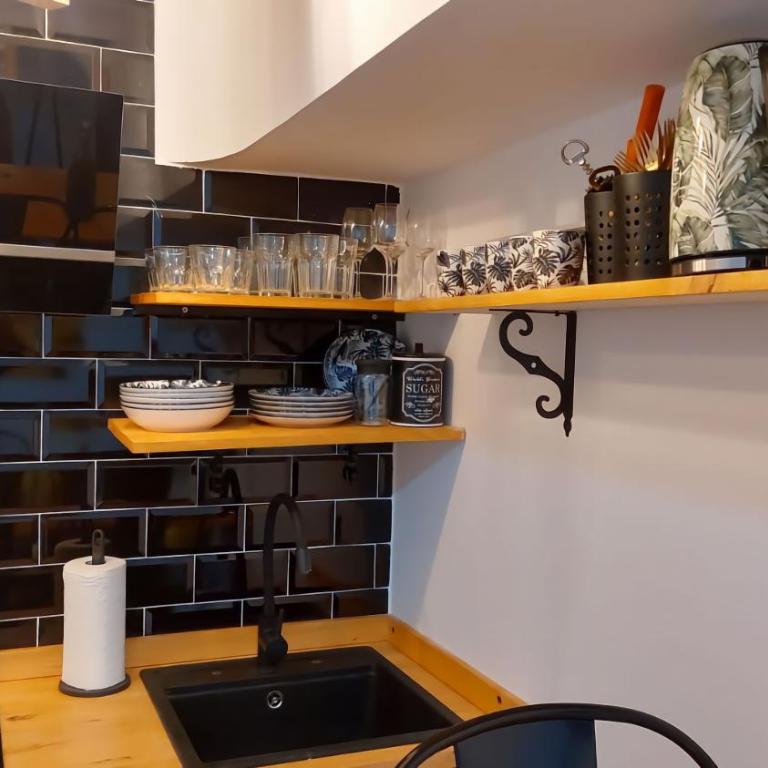 Apartamento completo distancia 350m Chamartin - One-Bedroom Apartment - 23