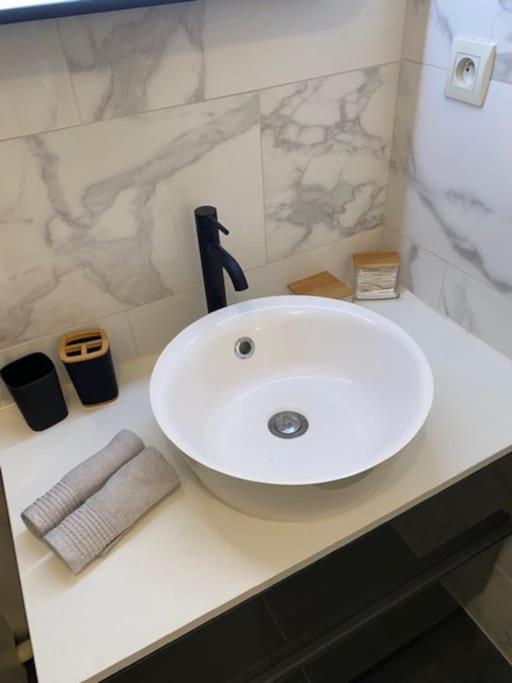 Mulhouse grand T2 - La Fonderie -Parking gratuit - Apartamento de 1 dormitorio - 3