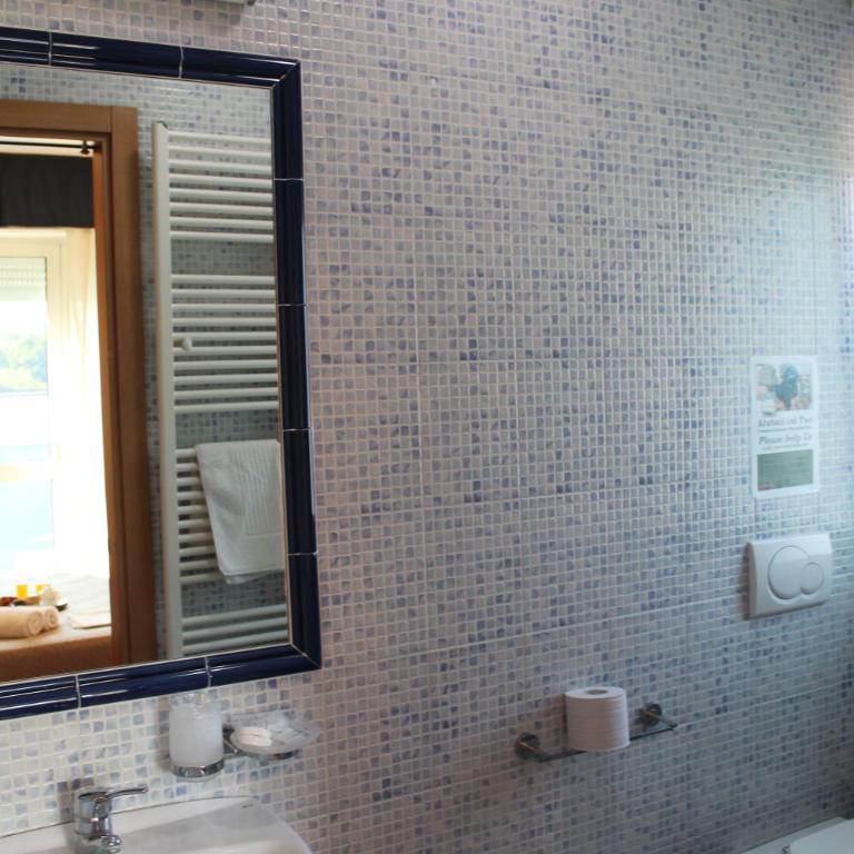 Jole Beach Hotel - Camera Matrimoniale con Bagno Privato - 3