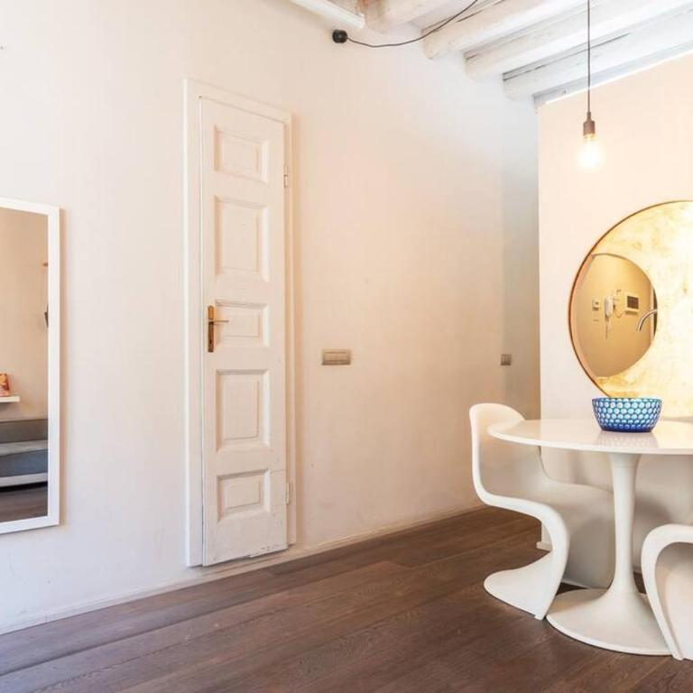 Ampio monolocale nel cuore di Brera - Appartamento Monolocale - 4