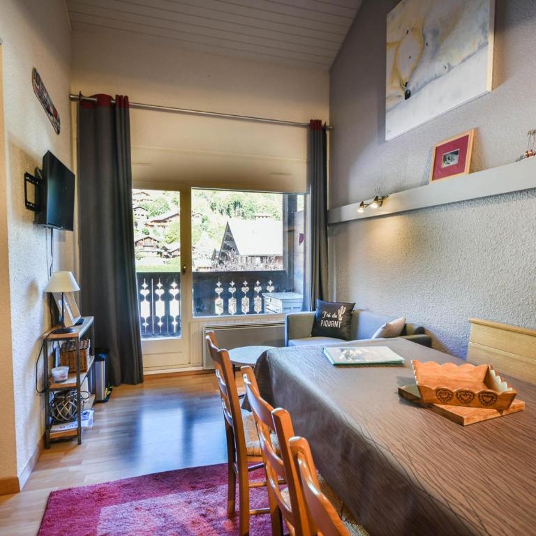 Charmant T2 avec mezzanine près des pistes et du centre des Gets - 5 pers., balcon, parking, wifi - FR-1-685-72 - Appartamento - 12