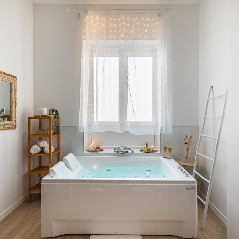 Suite Évasion Céleste Balnéo et Ciné proche Zénith - Appartamento con 1 Camera da Letto - 8