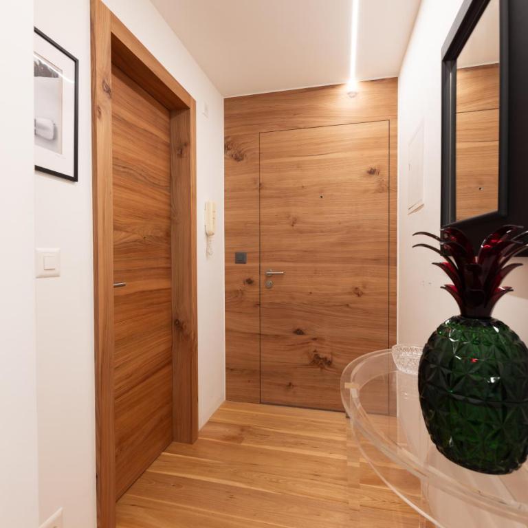New! Cozy, central apartment with a stunning view - One-Bedroom Apartment - 4