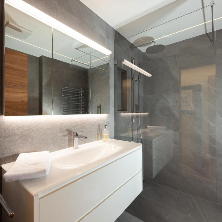New! Cozy, central apartment with a stunning view - One-Bedroom Apartment - 8