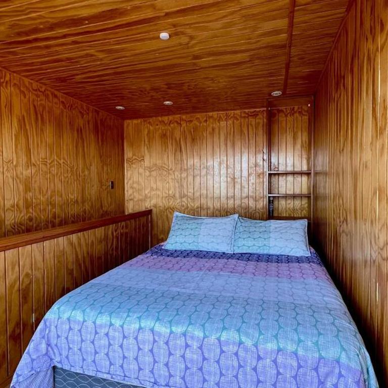 Tiny Cabin In The Rocks - One-Bedroom House - 10
