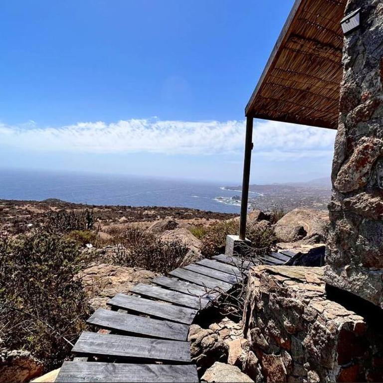 Tiny Cabin In The Rocks - One-Bedroom House - 4