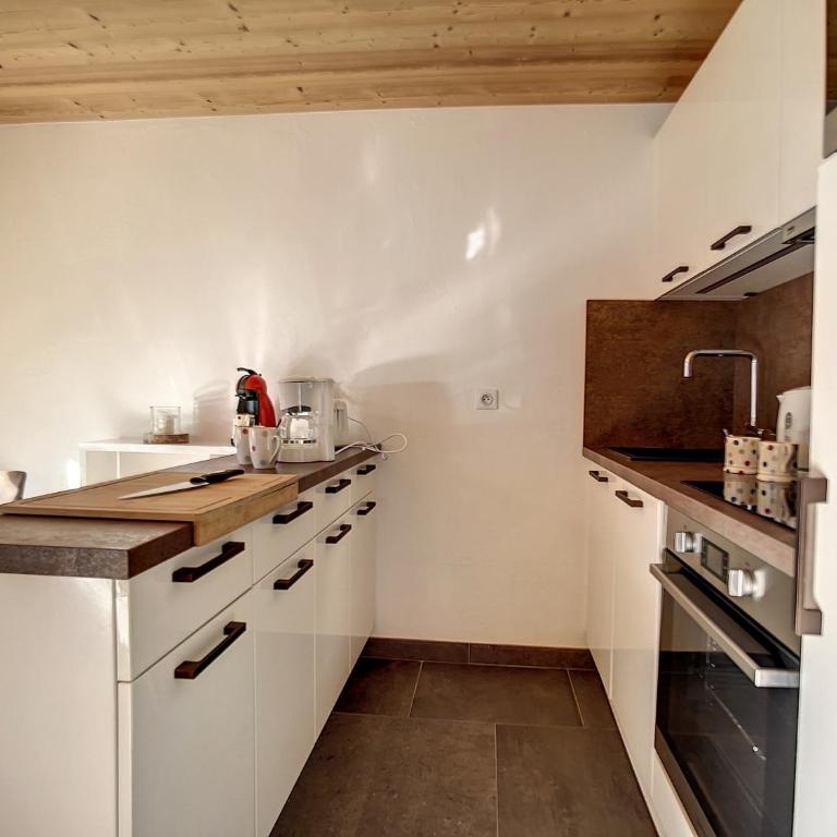Appartement lumineux rénové avec balcon et parking - FR-1-688-67 - Appartement - 9
