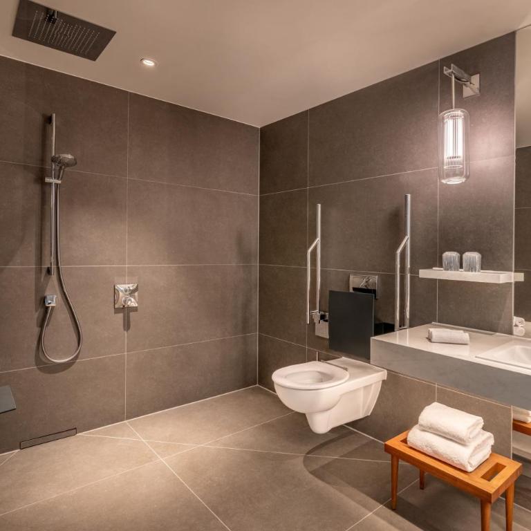 Munich Marriott Hotel City West - Deluxe Zimmer mit Kingsize-Bett - 7