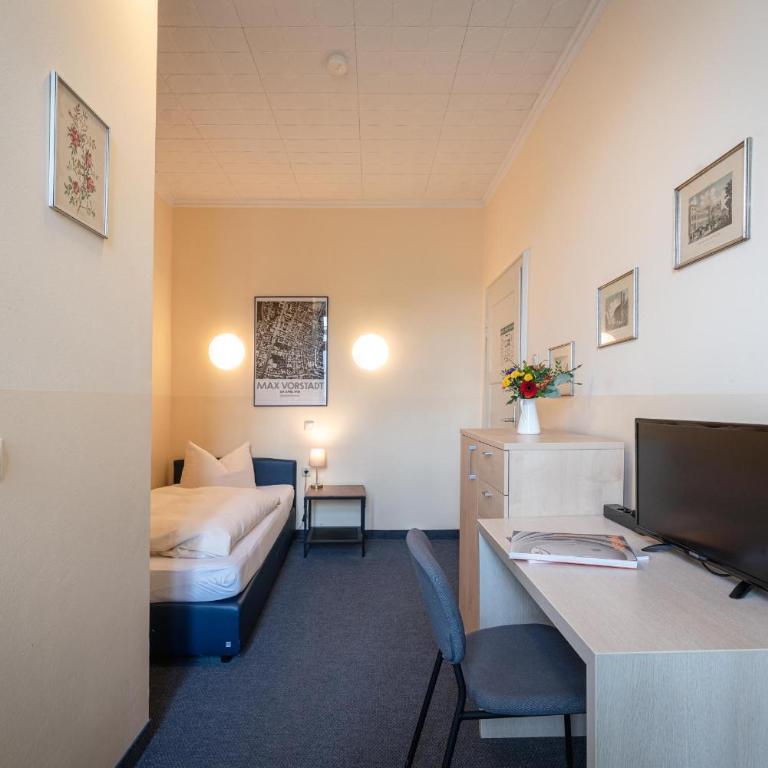 Hotel-Pension am Siegestor - Einzelzimmer mit Dusche - 3
