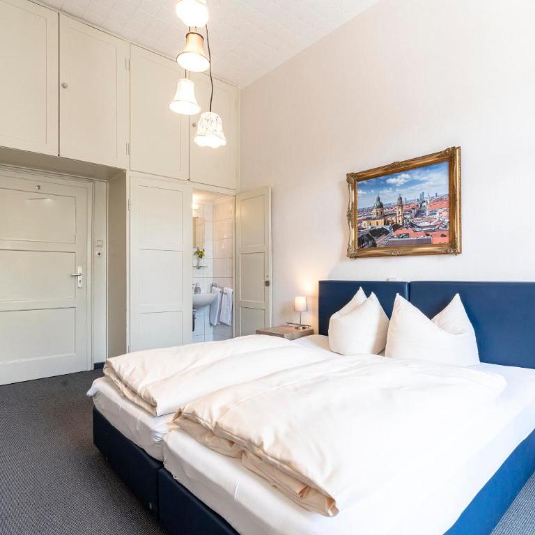 Hotel-Pension am Siegestor - Doppelzimmer mit Gemeinschaftsbad - 10