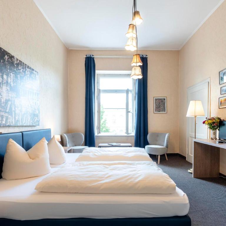 Hotel-Pension am Siegestor - Doppelzimmer mit Gemeinschaftsbad - 8