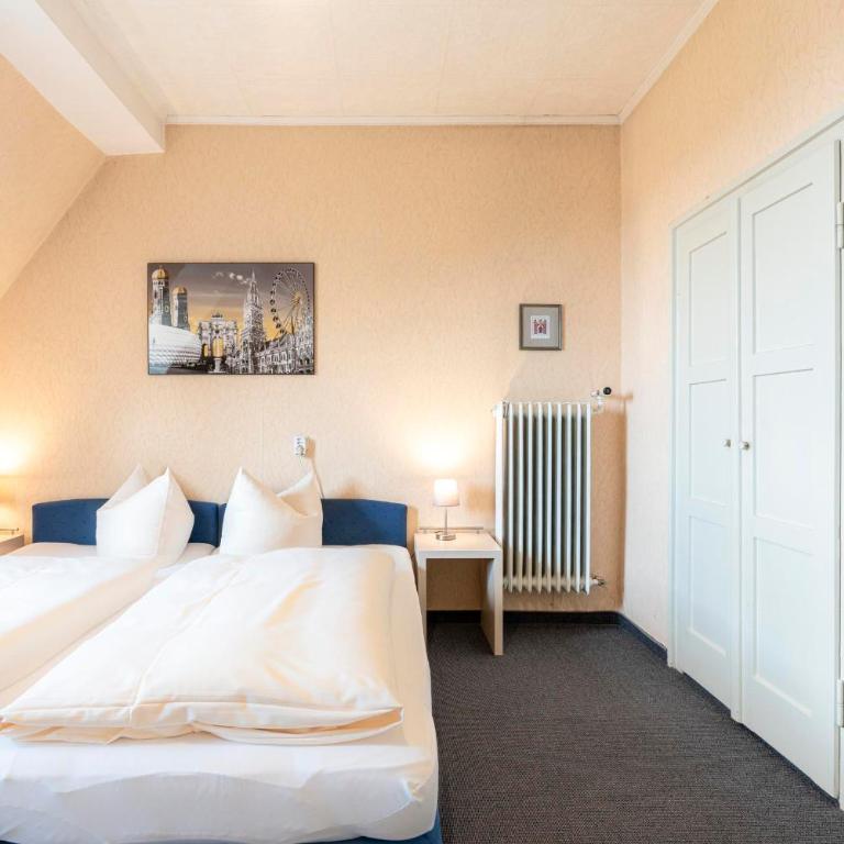 Hotel-Pension am Siegestor - Doppelzimmer mit Gemeinschaftsbad - 3